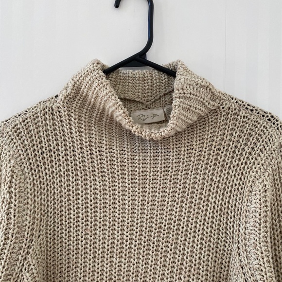 Knit Mock Neck Sweater with Split Hem - Picture 7 of 10